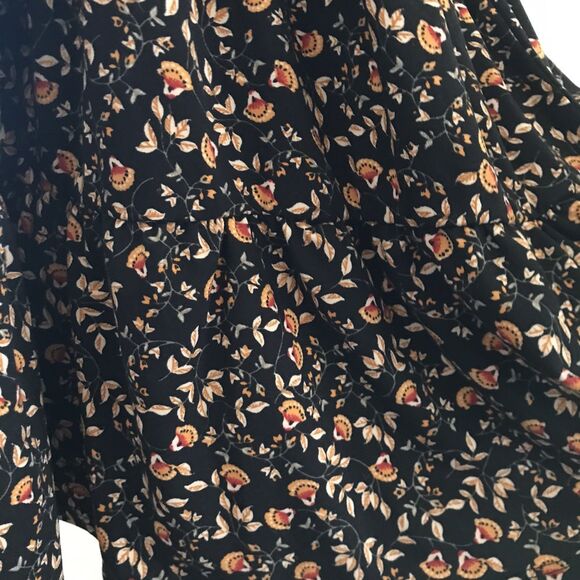 Urban Outfitters Black Ditzy Floral Short Sleeve Jersey V Neck Mini Dress NWOT M - Picture 3 of 9